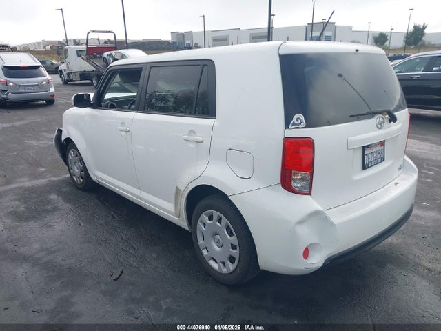 Scion XB 2014 JTLZE4FE2EJ055302 Image 3