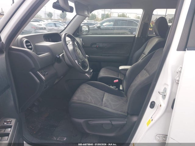 Scion XB 2014 JTLZE4FE2EJ055302 Image 5