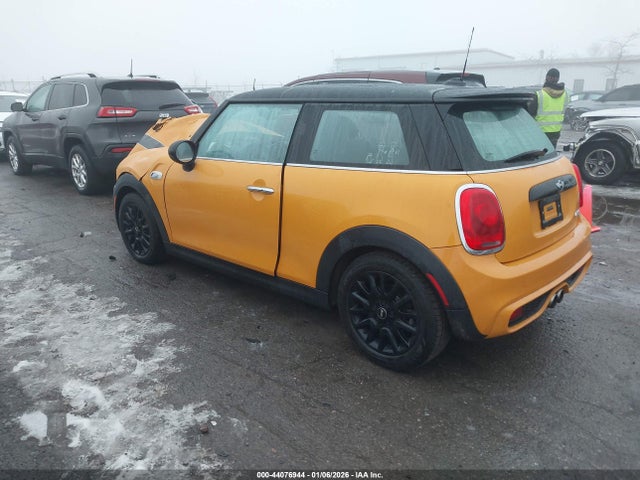 2015 MINI HARDTOP WMWXP7C54F2A37026 Photo 2