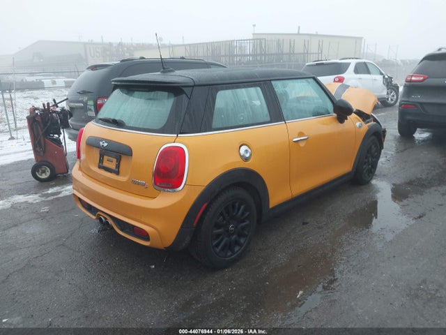 2015 MINI HARDTOP WMWXP7C54F2A37026 Photo 3