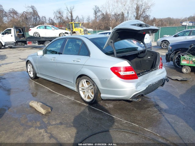 Aukcja sprzedaży 2012 Mercedes-benz C 300 Sport 4matic, vin: WDDGF8BB7CA648269, numer aukcji: 44076984