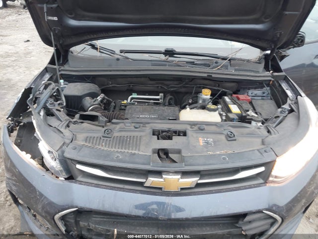 3GNCJNSB3KL271900 Chevrolet TRAX LS