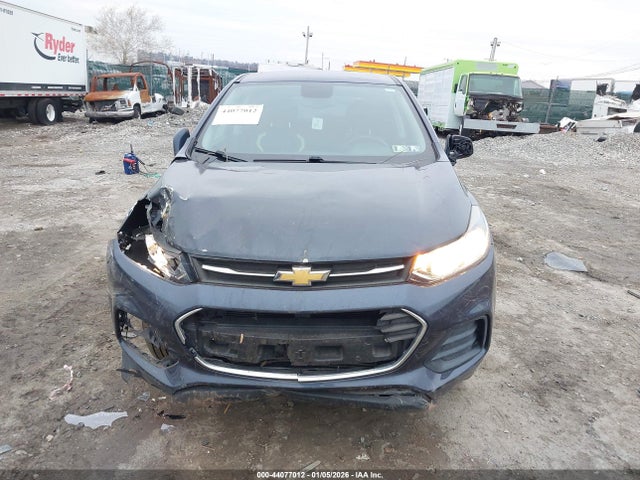 3GNCJNSB3KL271900 Chevrolet TRAX LS