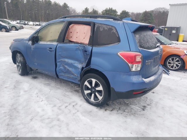 Subaru Forester 2.5i Premium 2018 JF2SJAEC4JH484743 Image 3