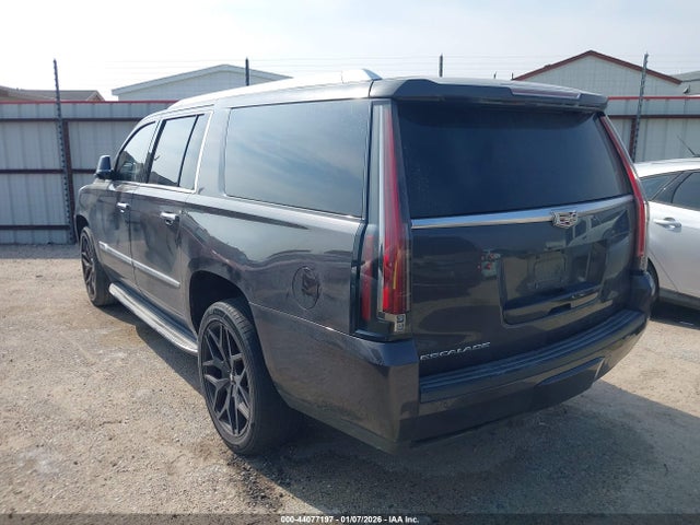 2016 CADILLAC ESCALADE ESV 1GYS3HKJ0GR118201 Photo 2