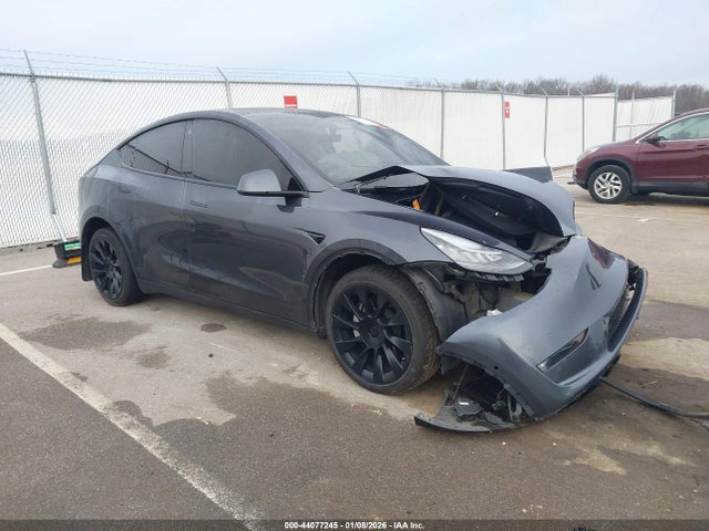 2021 TESLA MODEL Y 5YJYGDEEXMF179178 Photo 0