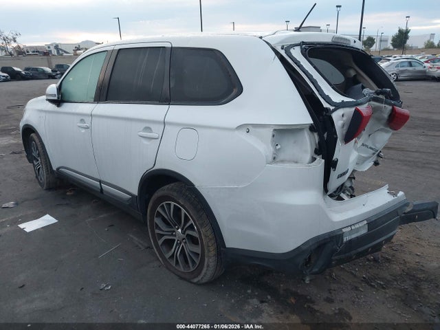 2016 MITSUBISHI OUTLANDER JA4AD3A39GZ011114 Photo 2