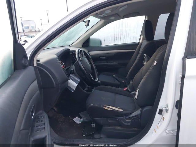 2016 MITSUBISHI OUTLANDER JA4AD3A39GZ011114 Photo 4