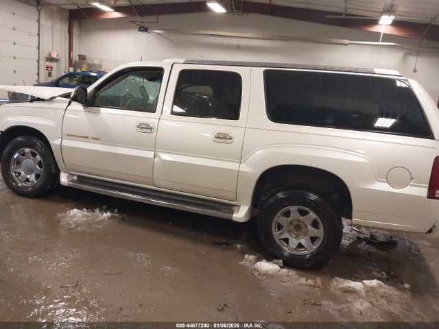 2003 CADILLAC ESCALADE ESV 3GYFK66N03G304188 Photo 2