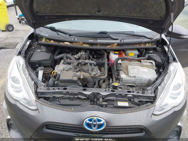 JTDKDTB38F1103594 Toyota Prius C Three
