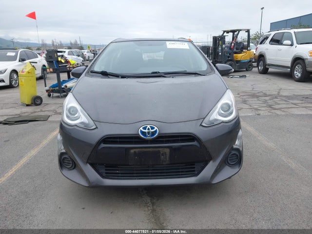 JTDKDTB38F1103594 Toyota Prius C Three
