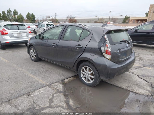 JTDKDTB38F1103594 Toyota Prius C Three