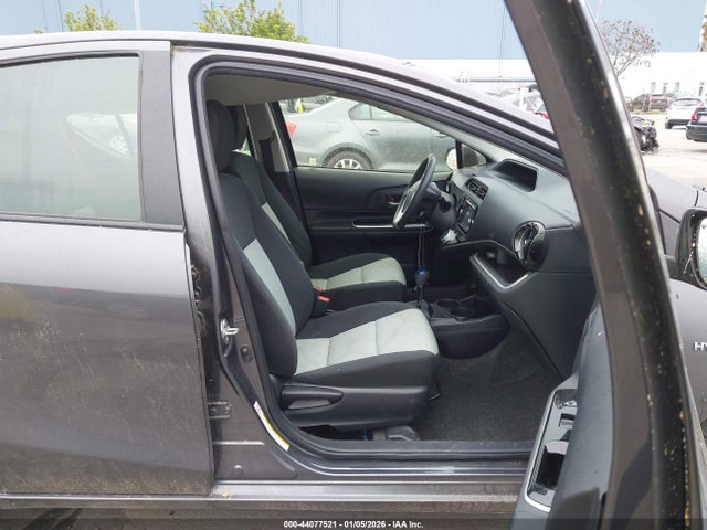 JTDKDTB38F1103594 Toyota Prius C Three