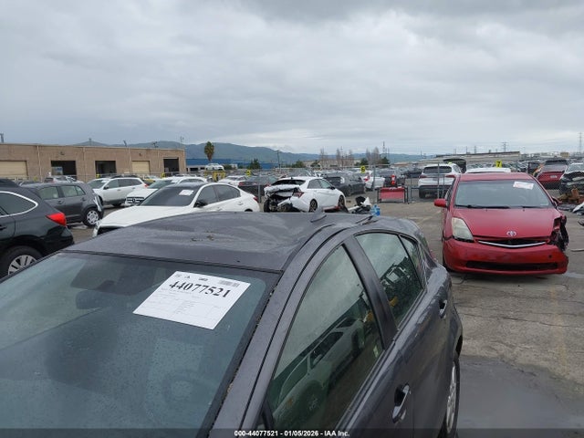 JTDKDTB38F1103594 Toyota Prius C Three
