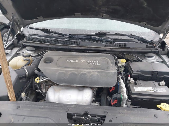 Chrysler 200 Limited 2015 1C3CCCAB7FN671252 Image 10