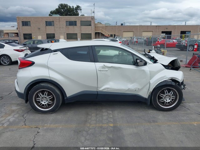 JTNKHMBX5K1054051 Toyota C-HR LE
