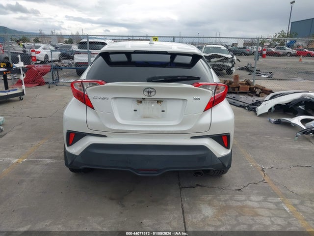 JTNKHMBX5K1054051 Toyota C-HR LE