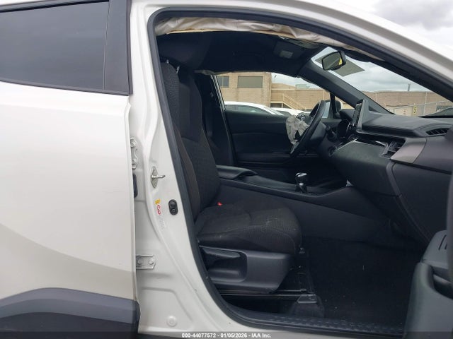 JTNKHMBX5K1054051 Toyota C-HR LE