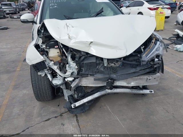 JTNKHMBX5K1054051 Toyota C-HR LE