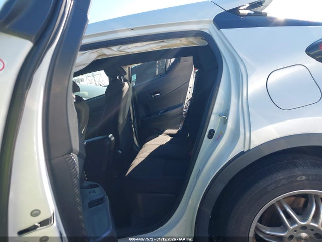 JTNKHMBX5K1054051 Toyota C-HR LE