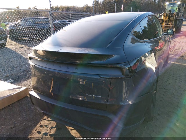 7SAYGDEE6TA411158 Tesla Model Y Long Range Launch Series/premium All-wheel Drive