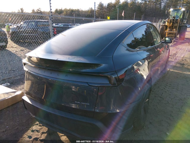 2026 TESLA MODEL Y 7SAYGDEE6TA411158 Photo 3