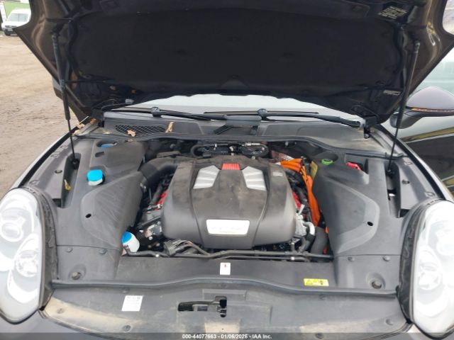 2018 PORSCHE CAYENNE E-HYBRID WP1AE2A29JLA70340 Photo 9