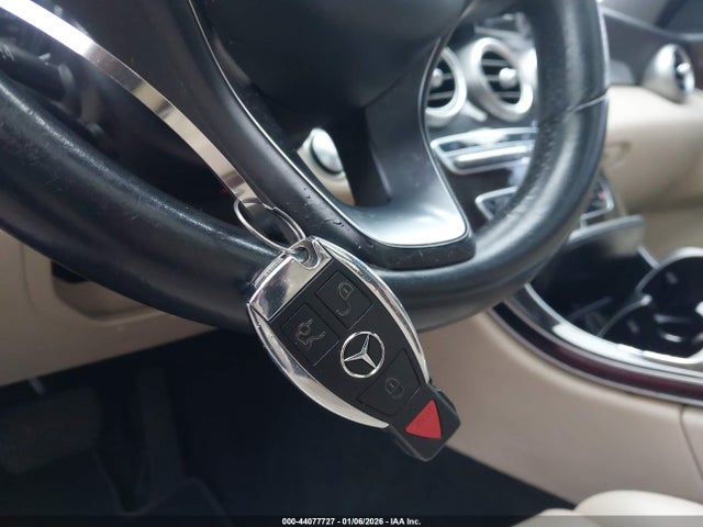 2018 Mercedes-benz C 300 მანქანა იყიდება აუქციონზე, vin: WDDWF4JB5JR323804, აუქციონის ნომერი: 44077727