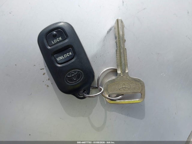 2000 Toyota Camry Le V6 მანქანა იყიდება აუქციონზე, vin: JT2BF22K4Y0261184, აუქციონის ნომერი: 44077753