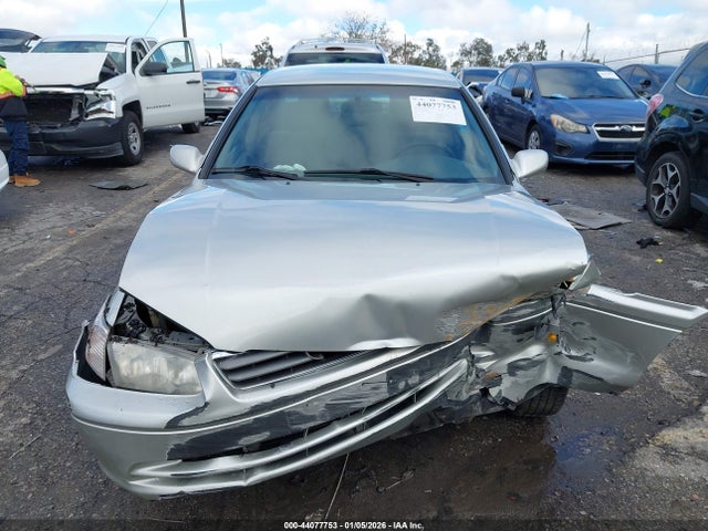 2000 Toyota Camry Le V6 მანქანა იყიდება აუქციონზე, vin: JT2BF22K4Y0261184, აუქციონის ნომერი: 44077753