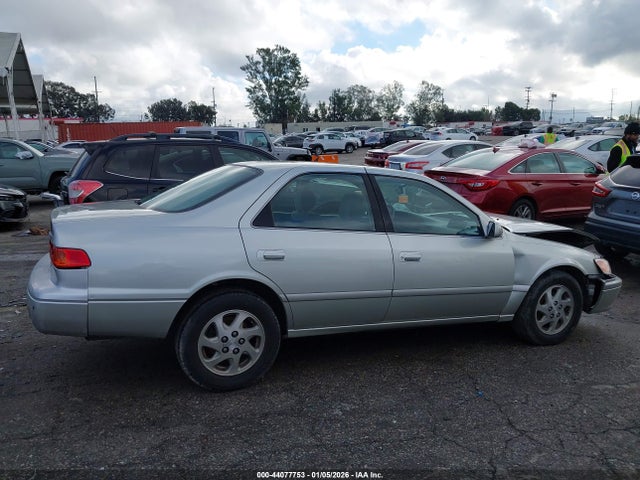 2000 Toyota Camry Le V6 მანქანა იყიდება აუქციონზე, vin: JT2BF22K4Y0261184, აუქციონის ნომერი: 44077753
