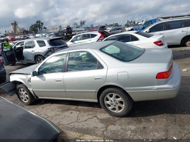2000 Toyota Camry Le V6 მანქანა იყიდება აუქციონზე, vin: JT2BF22K4Y0261184, აუქციონის ნომერი: 44077753