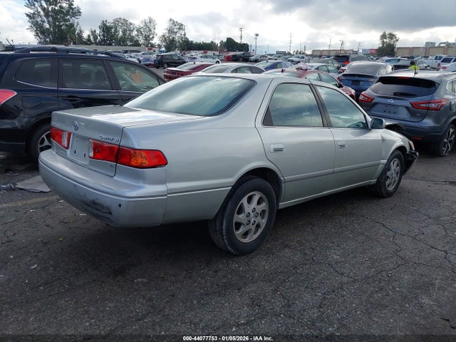2000 Toyota Camry Le V6 მანქანა იყიდება აუქციონზე, vin: JT2BF22K4Y0261184, აუქციონის ნომერი: 44077753