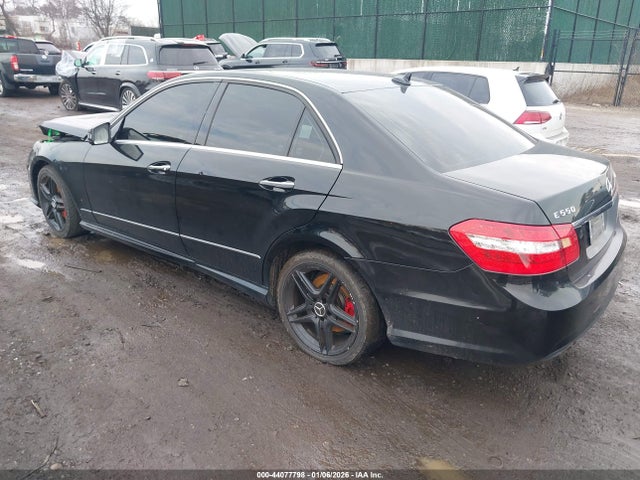 2012 MERCEDES-BENZ E 550 WDDHF9BB1CA529336 Photo 2