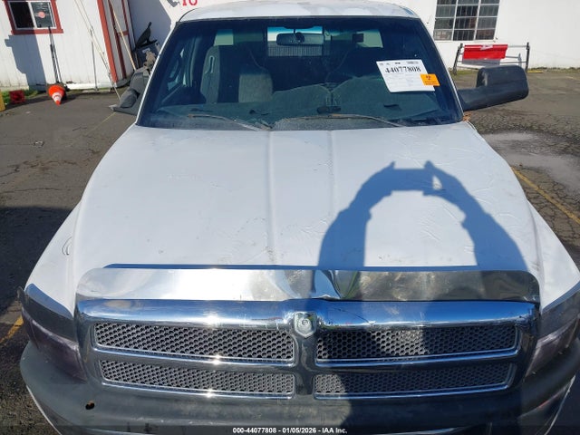 44077808 :رقم المزاد ، 3B7KF2368XG185374 vin ، 1999 Dodge Ram 2500 St مزاد بيع