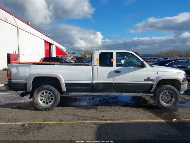 44077808 :رقم المزاد ، 3B7KF2368XG185374 vin ، 1999 Dodge Ram 2500 St مزاد بيع