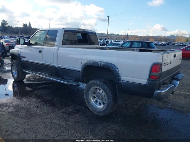 44077808 :رقم المزاد ، 3B7KF2368XG185374 vin ، 1999 Dodge Ram 2500 St مزاد بيع