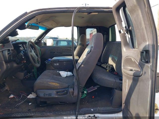 44077808 :رقم المزاد ، 3B7KF2368XG185374 vin ، 1999 Dodge Ram 2500 St مزاد بيع