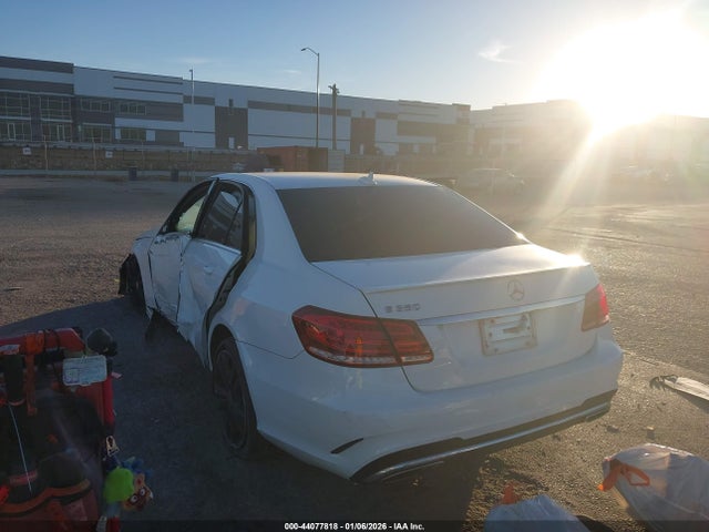 2015 MERCEDES-BENZ E 350 WDDHF5KB3FB136011 Photo 2