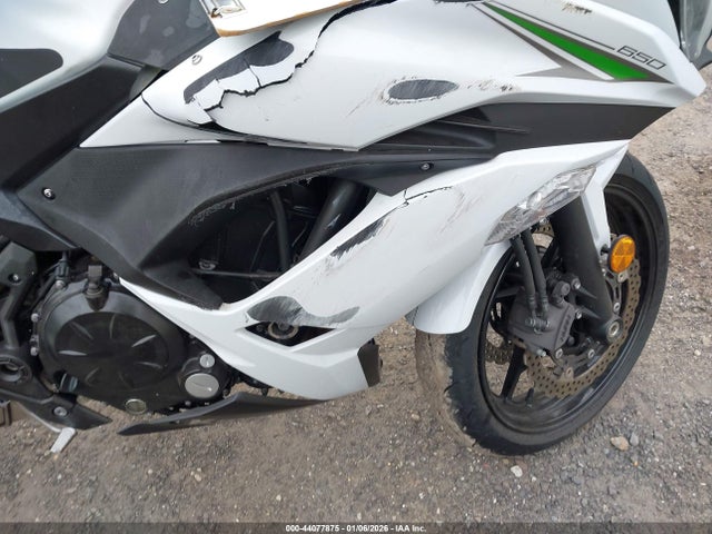 Kawasaki Ex650 J 2017 JKAEXEJ10HDA00300 Image 15