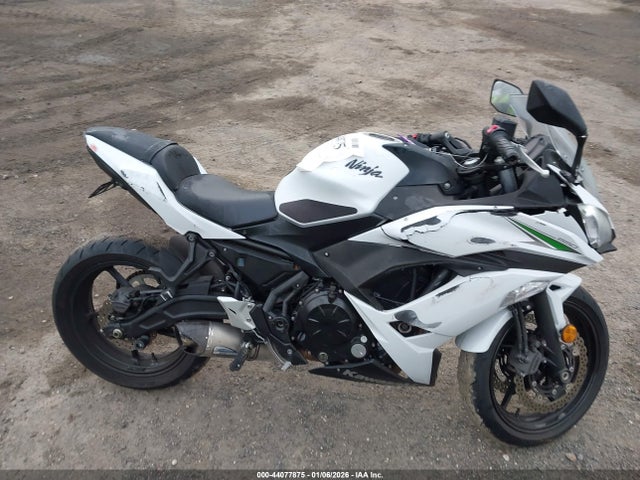 Kawasaki Ex650 J 2017 JKAEXEJ10HDA00300 Image 12