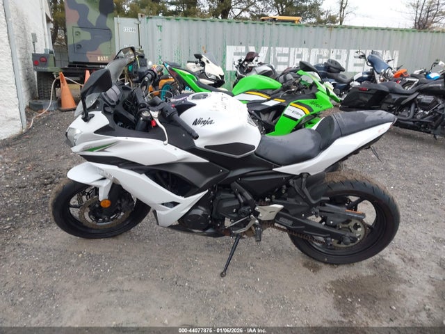 Kawasaki Ex650 J 2017 JKAEXEJ10HDA00300 Image 13