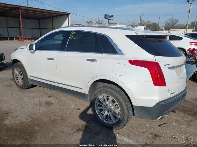 2019 CADILLAC XT5 1GYKNCRS5KZ298103 Photo 2