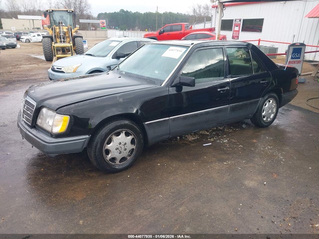 1995 MERCEDES-BENZ E WDBEB31E6SC127024 Photo 1