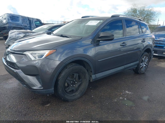 2T3ZFREVXJW485629 Toyota RAV4 LE