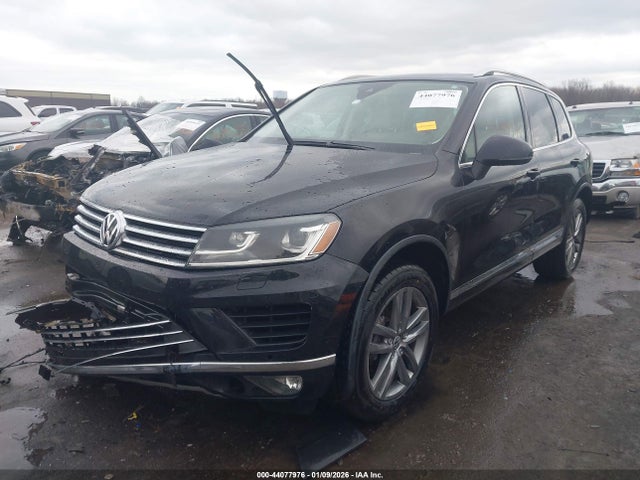 2016 VOLKSWAGEN TOUAREG WVGEF9BP3GD010023 Photo 1