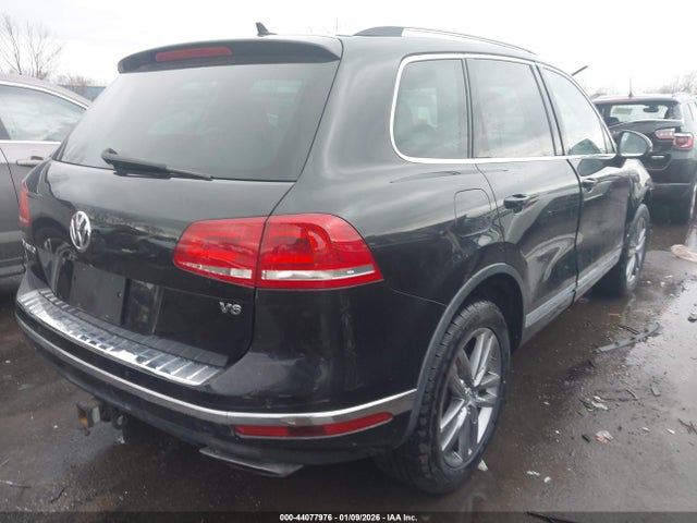 2016 VOLKSWAGEN TOUAREG WVGEF9BP3GD010023 Photo 3