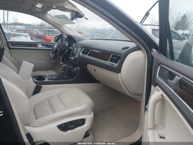 2016 VOLKSWAGEN TOUAREG WVGEF9BP3GD010023 Photo 4