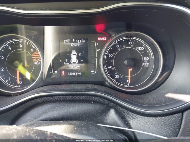1C4PJLCBXKD263781 Jeep Cherokee Latitude Fwd