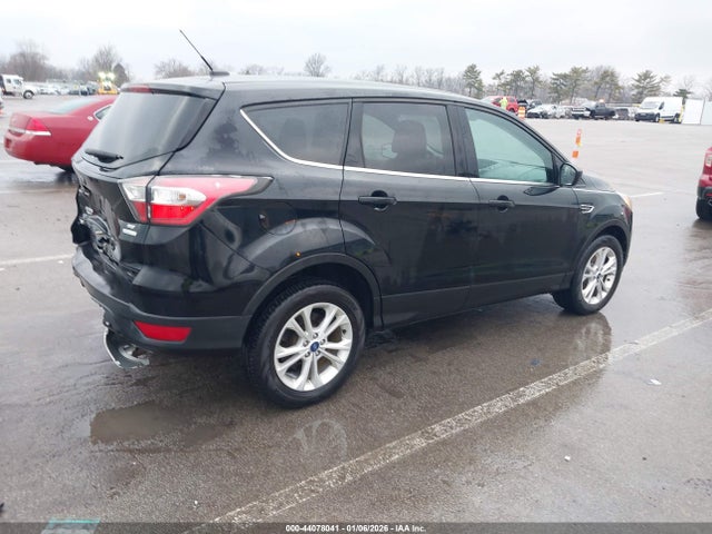 1FMCU0G94HUA21889 Ford ESCAPE SE